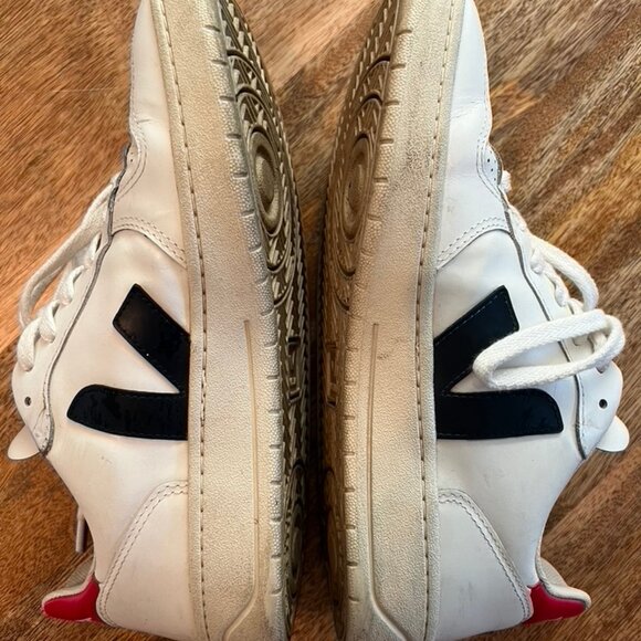 Veja V-10 Leather Colorblock Shoe - Picture 5 of 7